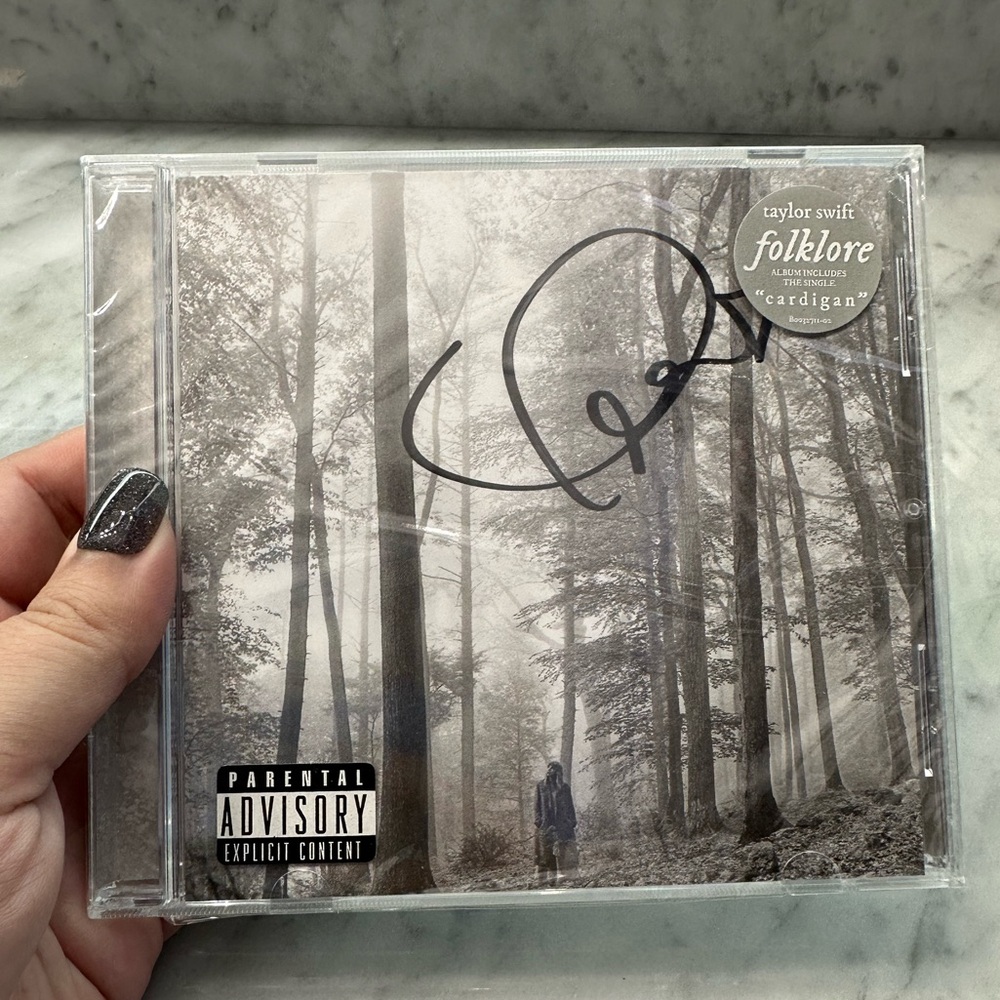 Signed and sealed Folklore CD